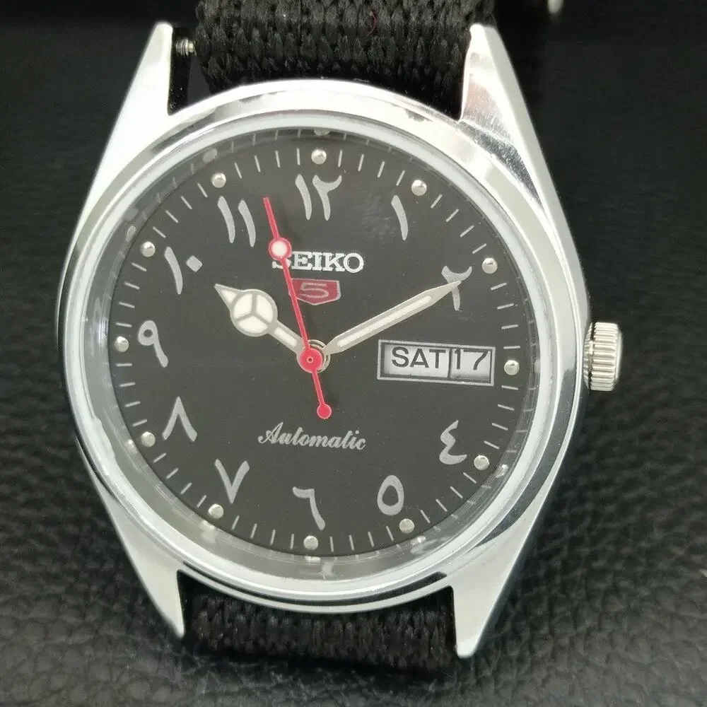 Vintage 1973 Seiko Automatic Mens Silver Watch W/daydate & Arabic accents
